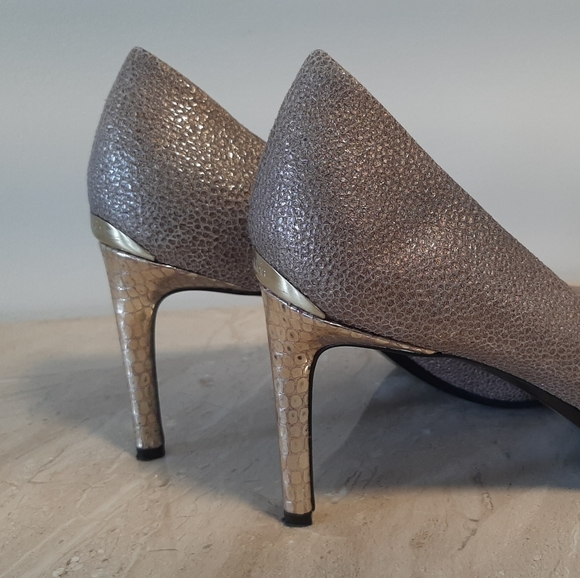 Calvin Klein gold shoes - Picture 1 of 10